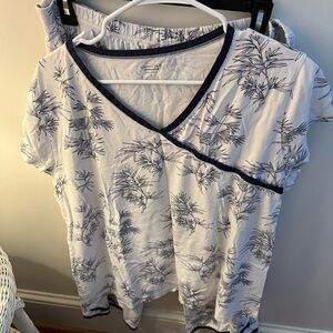 Garnet Hill Green Cotton pajamas with a White and Navy Design! Very Comfy! XL